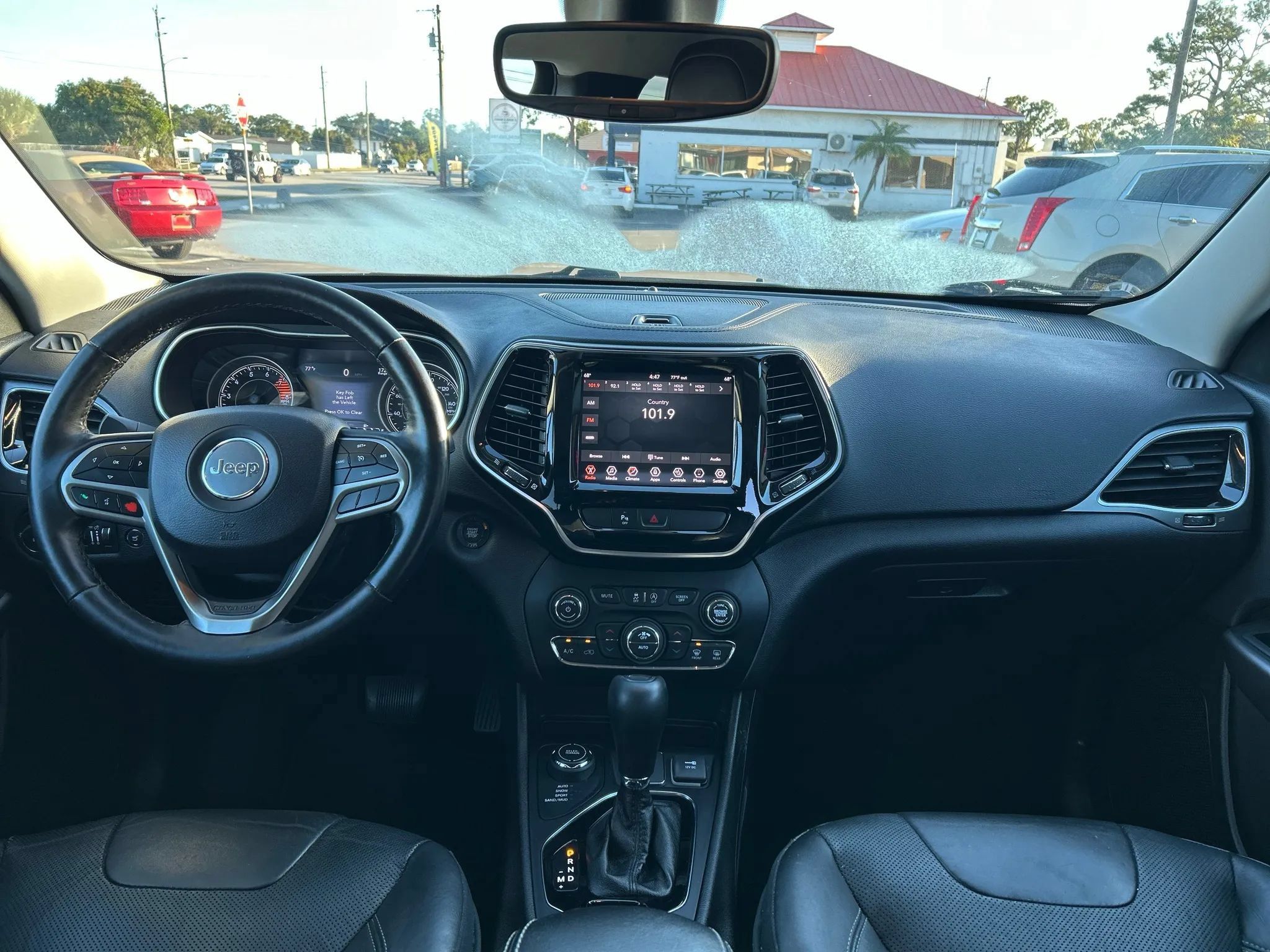 Used 2019 Jeep Cherokee Limited AWD/4WD image 18