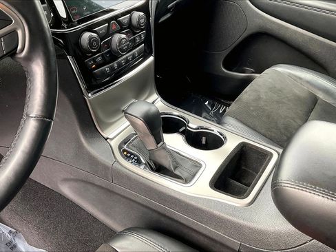 Used 2021 Jeep Grand Cherokee Laredo X image 13