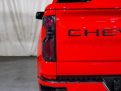 Used 2022 Chevrolet Silverado 1500 Custom AWD/4WD image 39