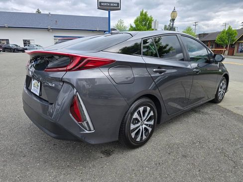 Used 2021 Toyota Prius Prime XLE FWD image 5