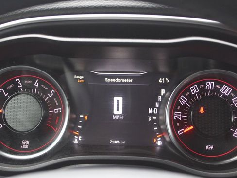 Used 2018 Dodge Challenger SXT image 29