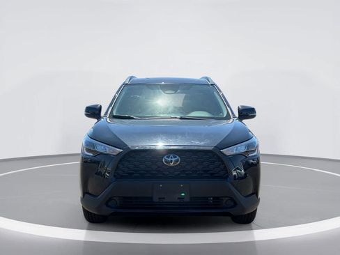 Used 2025 Toyota Corolla Cross LE FWD image 9