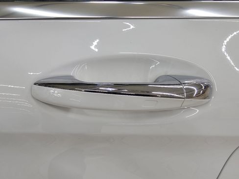 Used 2018 Mercedes-Benz C 300 Sedan w/ Premium Package image 13