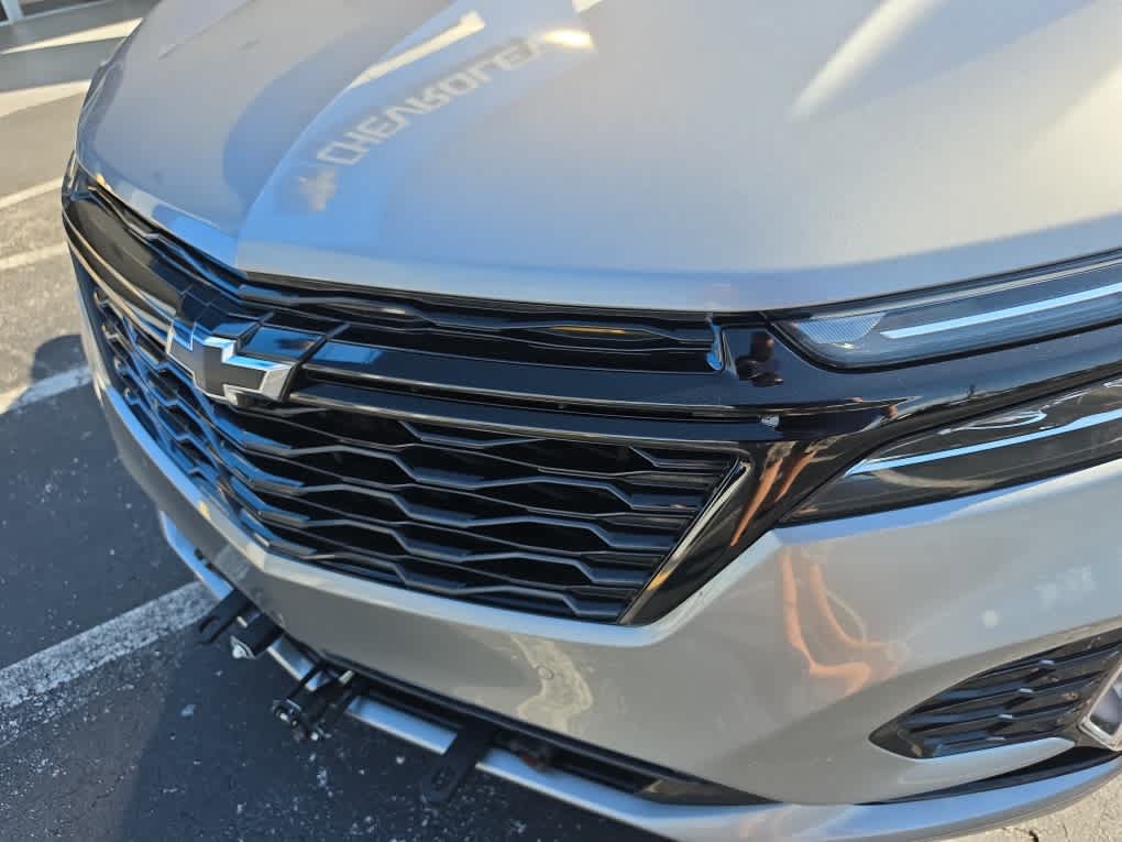 Used 2024 Chevrolet Equinox Premier w/ Redline Edition FWD image 9