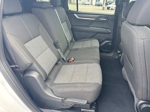 Used 2025 GMC Acadia Elevation image 32