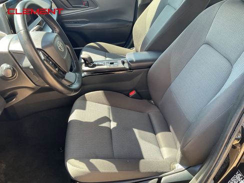 Used 2024 Toyota Prius LE image 17