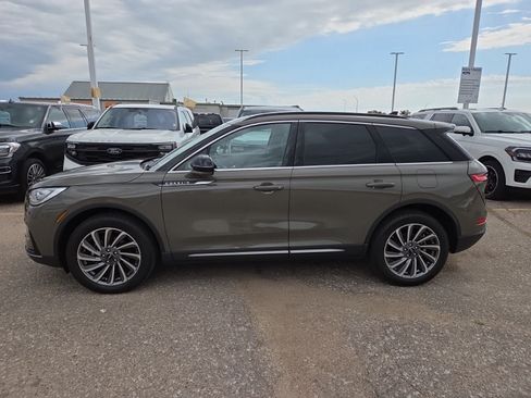 Used 2025 Lincoln Corsair Reserve w/ Equipment Group 202A AWD/4WD image 8
