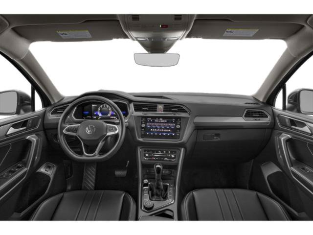 Used 2023 Volkswagen Tiguan SE w/ Panoramic Sunroof Package FWD image 8