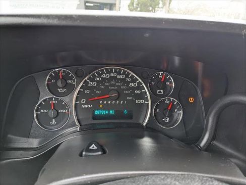 Used 2013 Chevrolet Express 1500 image 18