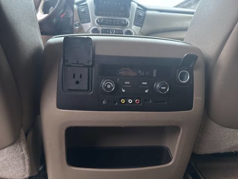 Used 2016 GMC Yukon XL SLT w/ Open Road Package image 10