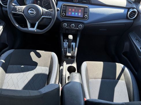 Used 2025 Nissan Versa SV w/ Trunk Package image 39