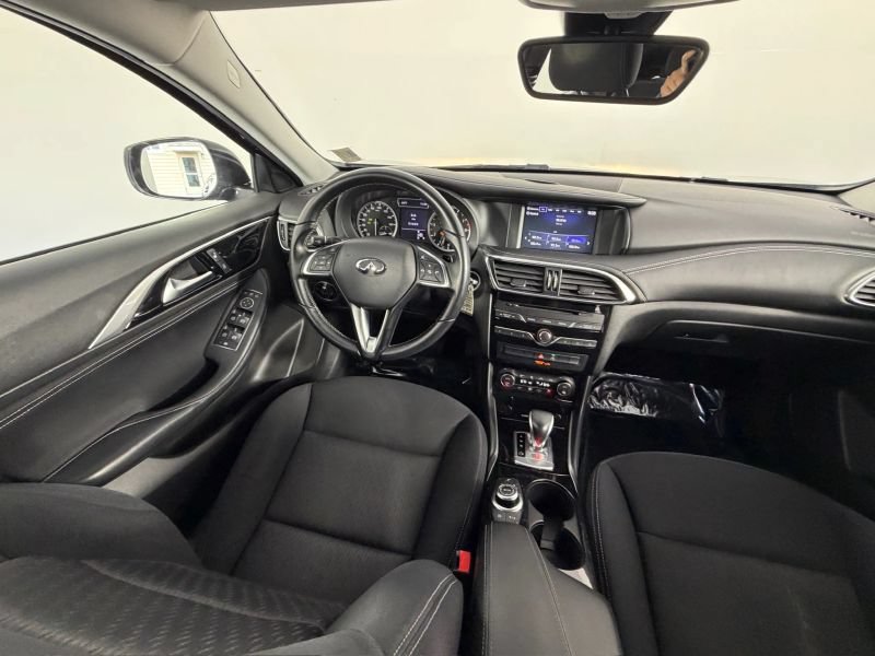 Used 2017 INFINITI QX30 FWD image 70