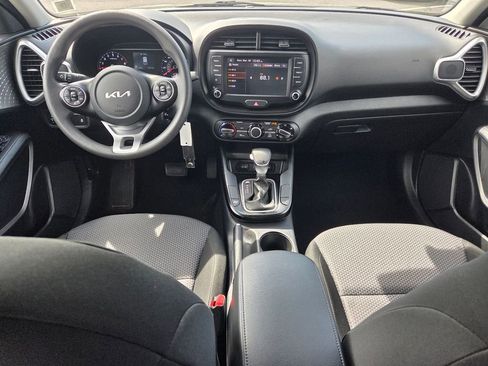Used 2022 Kia Soul LX w/ Technology Package image 12