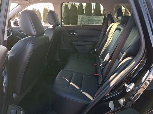 Used 2023 Nissan Rogue SV w/ SV Premium B Package image 10