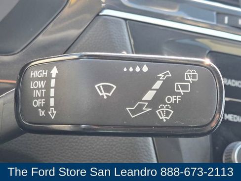 Used 2020 Volkswagen Tiguan SE w/ Panoramic Sunroof Package image 24