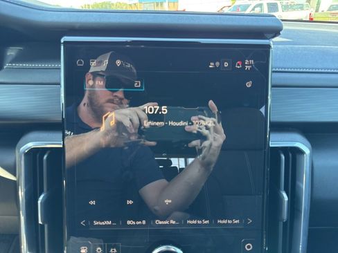 Used 2025 GMC Acadia Elevation image 18