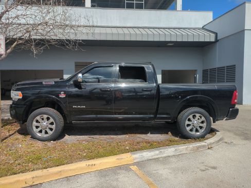 Used 2019 RAM 3500 Laramie image 8