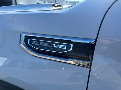 Used 2023 GMC Sierra 1500 SLE w/ X31 Off-Road Package AWD/4WD image 9