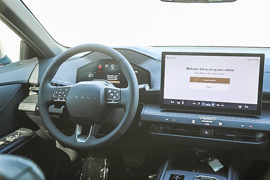 Used 2026 Lexus ES 350h w/ Convenience Package FWD image 12
