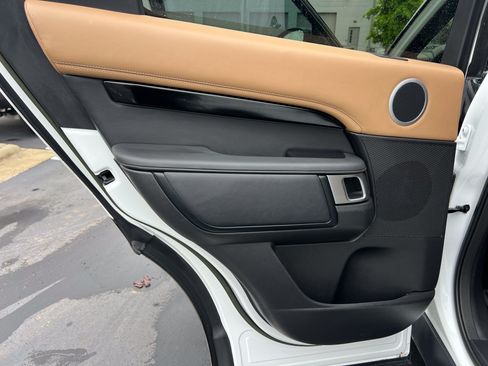 Certified 2023 Land Rover Discovery Metropolitan Edition AWD/4WD image 29