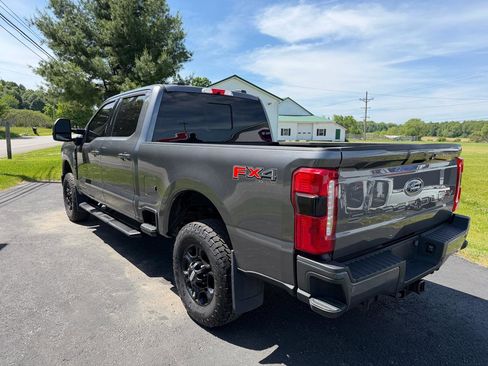 Used 2023 Ford F250 XLT w/ XLT Premium Package AWD/4WD image 8