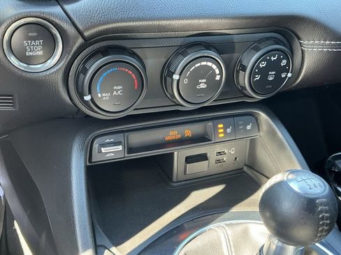 Used 2021 MAZDA MX-5 Miata RF Club image 32