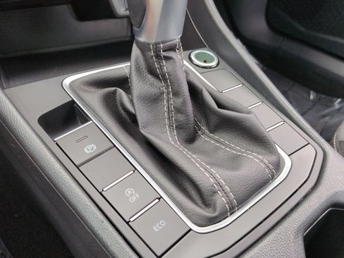 Used 2025 Volkswagen Jetta Sport FWD image 25