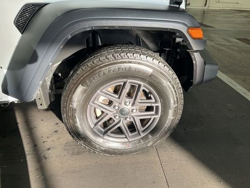 Used 2024 Jeep Wrangler Sport S image 10