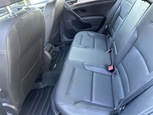 Used 2015 Volkswagen e-Golf SEL Premium image 12