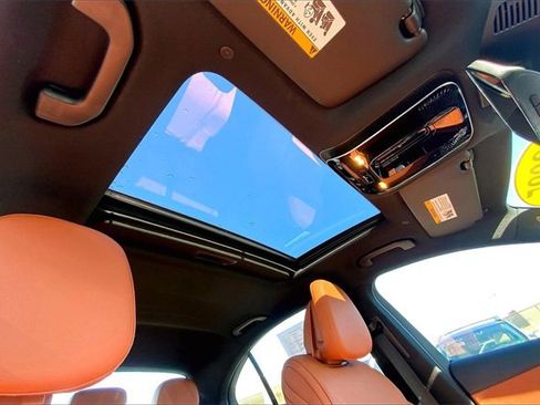 Used 2025 Mercedes-Benz C 300 4MATIC Sedan image 11