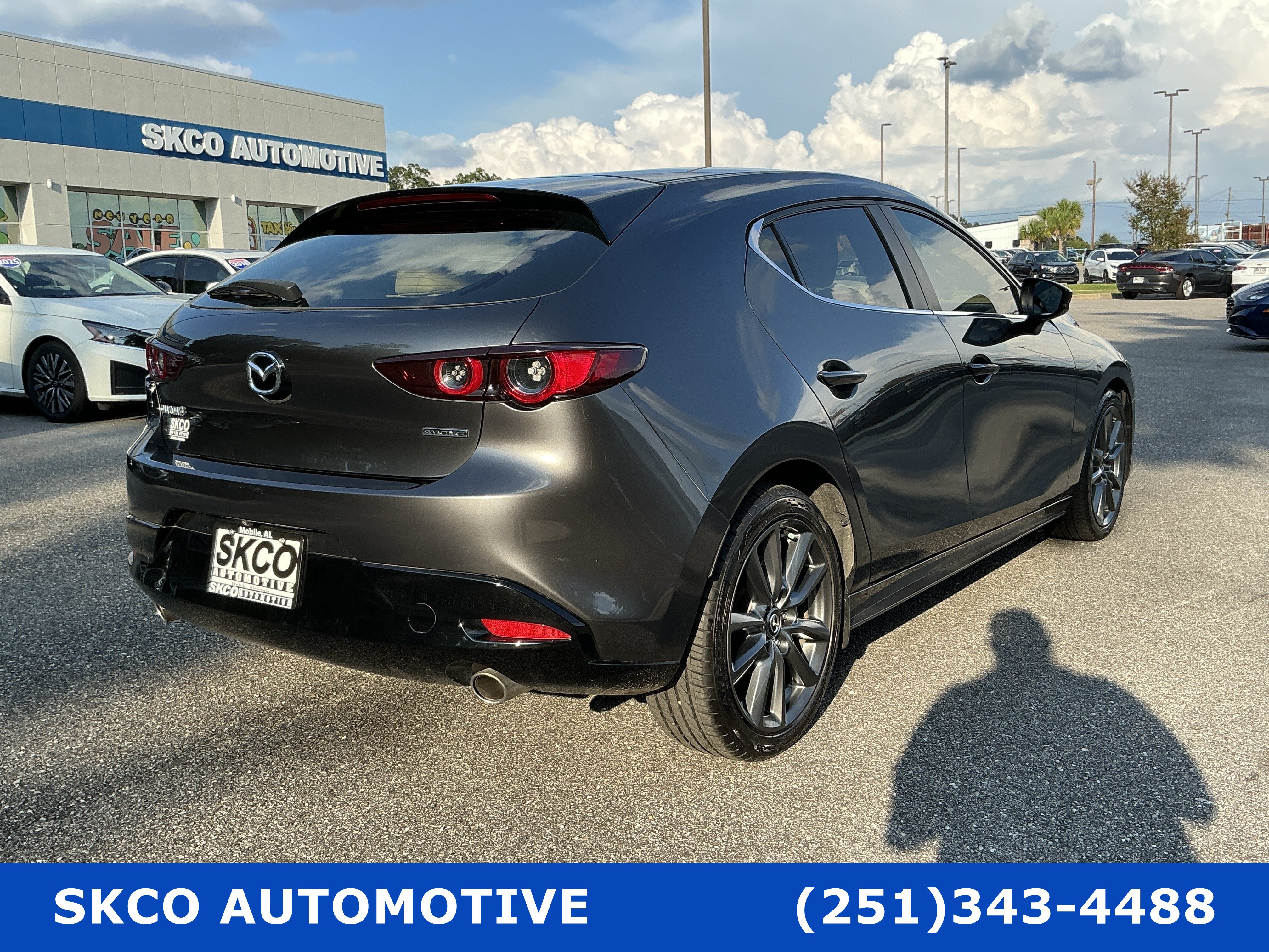 Used 2020 MAZDA MAZDA3 Hatchback FWD image 5