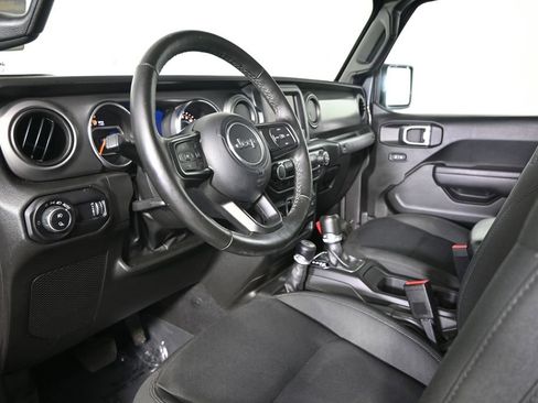 Used 2023 Jeep Gladiator Sport AWD/4WD image 22