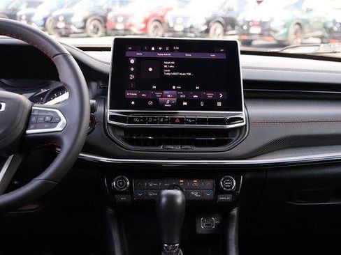 Used 2025 Jeep Compass Trailhawk w/ Trailer Tow Group AWD/4WD image 26