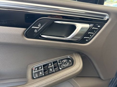 Used 2024 Porsche Macan w/ Premium Plus Package image 21