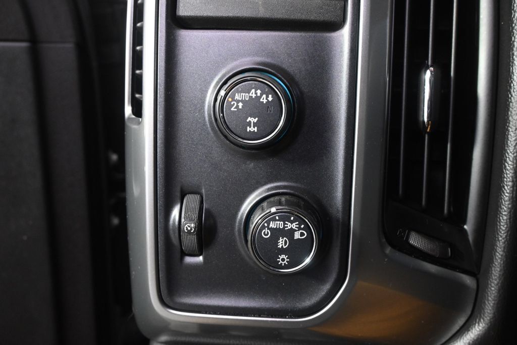 Used 2017 Chevrolet Silverado 1500 LT w/ LT Convenience Package AWD/4WD image 21