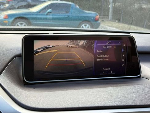 Used 2019 Lexus RX 350L w/ Premium Package image 11