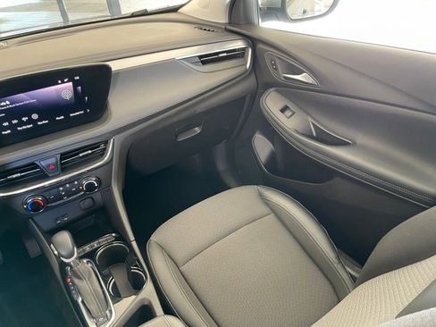 Used 2025 Buick Encore GX Preferred image 33