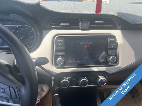 Used 2022 Nissan Versa SV w/ Trunk Package FWD image 6