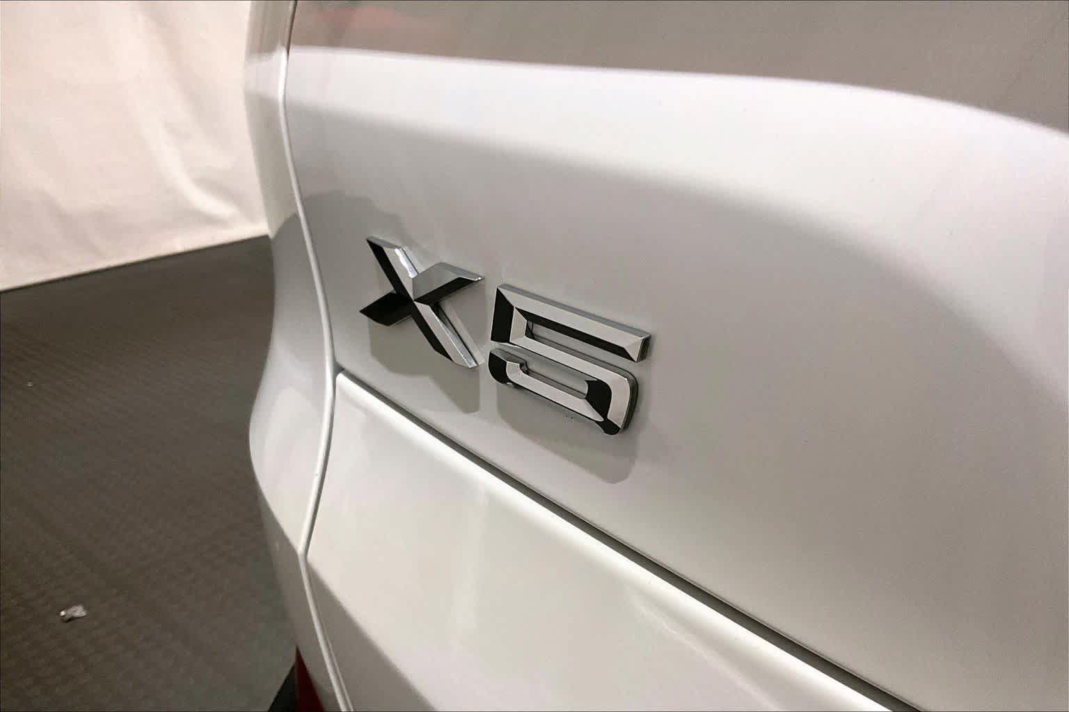 Used 2022 BMW X5 xDrive40i w/ Premium Package AWD/4WD image 9