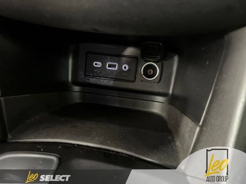 Used 2019 Chevrolet Equinox LT FWD image 25