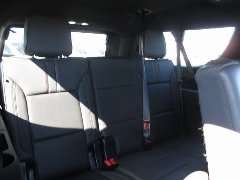 Used 2023 Chevrolet Suburban RST image 26
