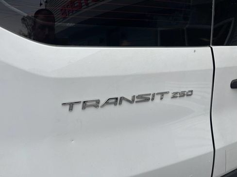 Used 2015 Ford Transit 250 148 Medium Roof image 12