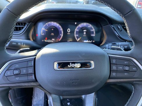 New 2026 Jeep Grand Cherokee Limited image 11