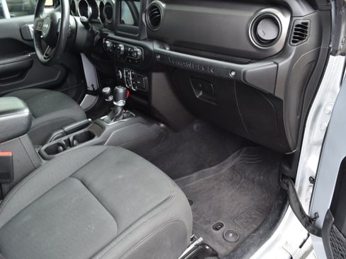 Used 2022 Jeep Wrangler Unlimited Sport image 8