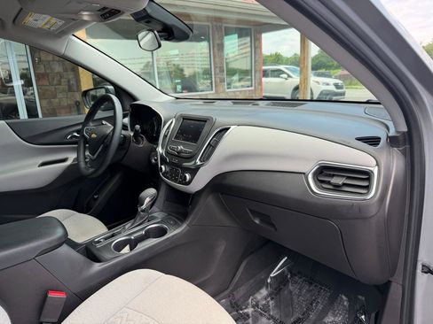 Used 2024 Chevrolet Equinox LT w/ LPO, Floor Liner Package FWD image 22