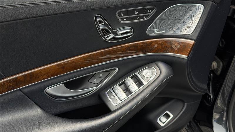 Used 2015 Mercedes-Benz S 550 4MATIC Sedan image 23