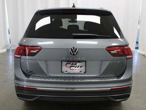 Used 2022 Volkswagen Tiguan SE AWD/4WD image 6