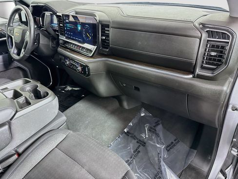 Used 2025 Chevrolet Silverado 1500 LT RWD image 29