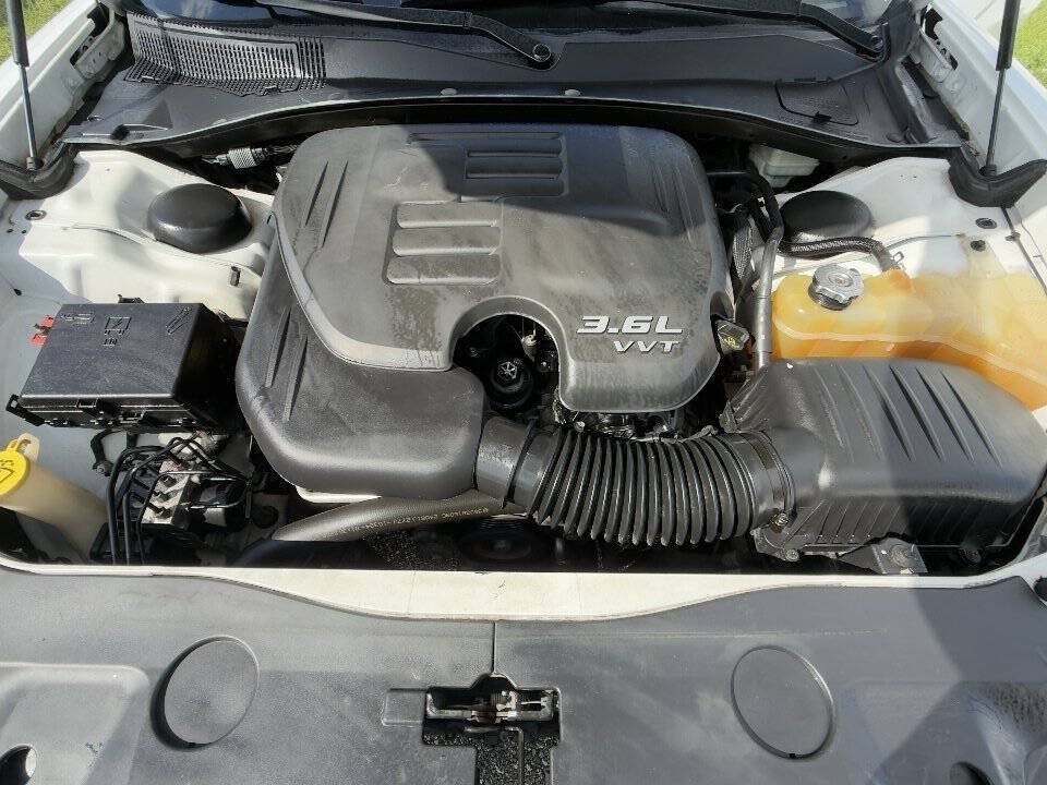 Used 2014 Dodge Charger SE w/ Sport Appearance Group RWD image 14