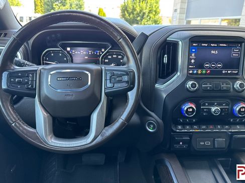 Used 2022 GMC Sierra 3500 Denali w/ Denali Ultimate Package image 17